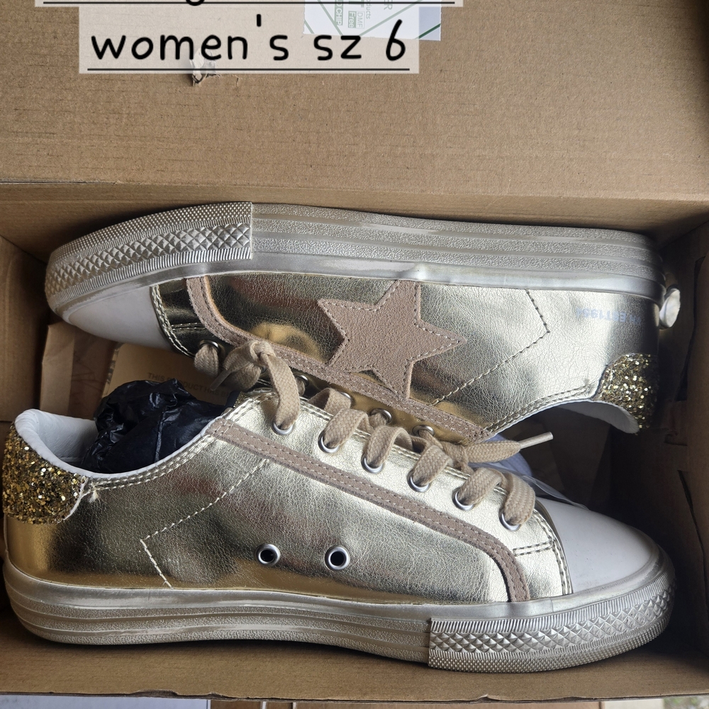 Vintage Havana Gold Sneakers Stylish Design